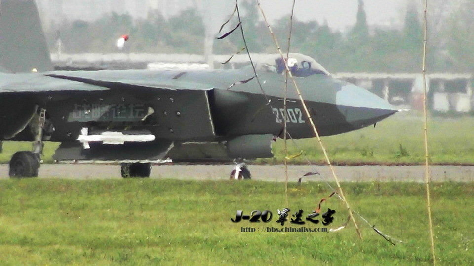 Le dernier vol du chasseur furtif chinois J-20