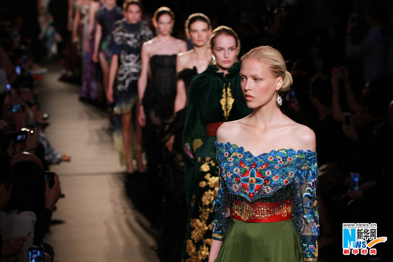 Fashion Week de Paris : haute couture à la chinoise par Laurence Xu
