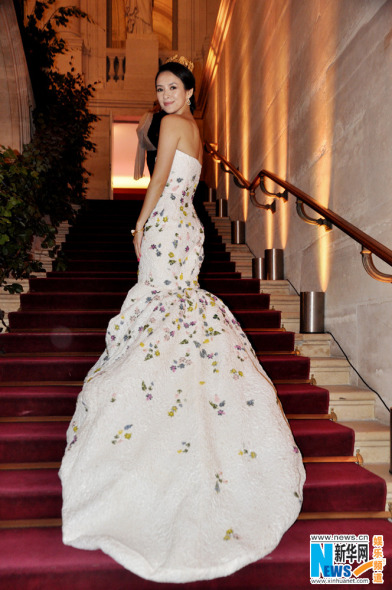 Zhang Ziyi assiste au grand bal de la Comédie Française