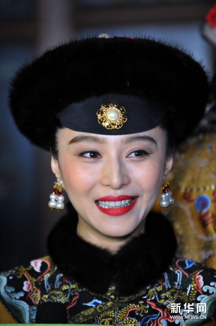 Photos de tournage : Fan Bingbing en impératrice pour le nouveau film de Charles de Meaux