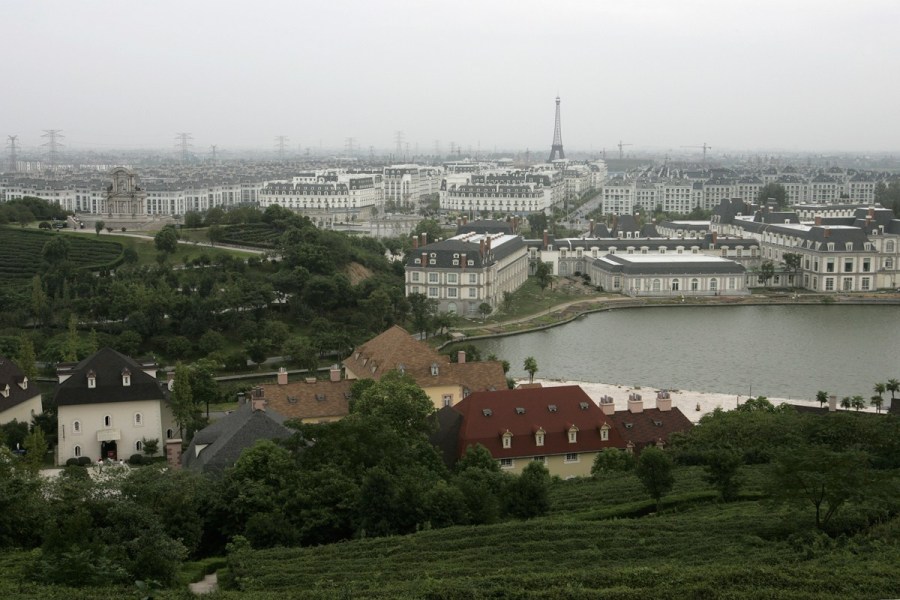 En Chine, le « petit Paris » est une ville fantôme