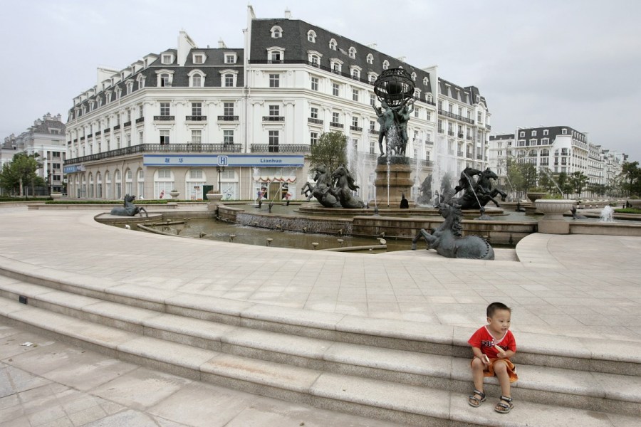 En Chine, le « petit Paris » est une ville fantôme