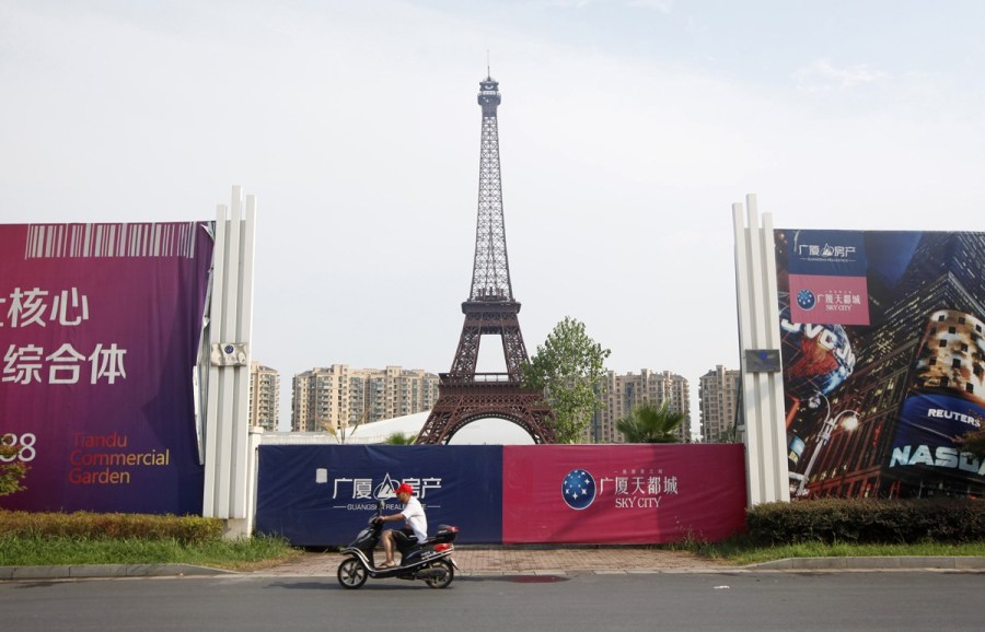 En Chine, le « petit Paris » est une ville fantôme