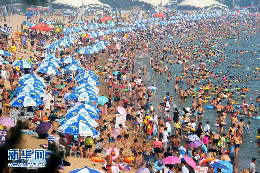 Canicule en Chine : 400 000 personnes sur la plage de Qingdao