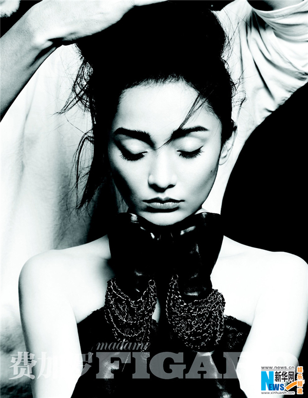 Zhou Xun pose pour Madame Figaro