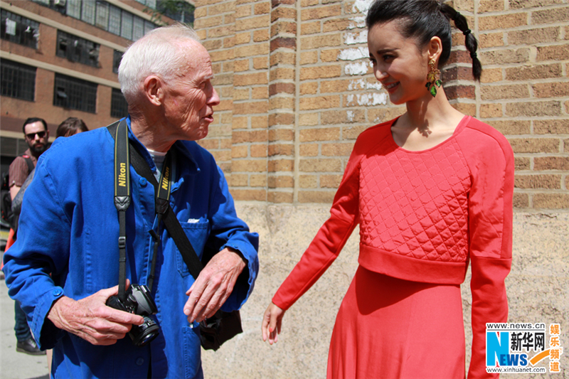 Zhang Xinyi rencontre le photographe de mode Bill Cunningham