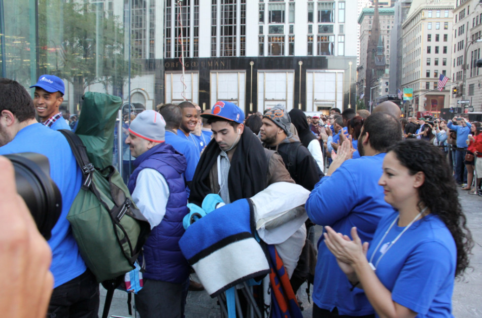 New York : tous à l'Apple Store pour la sortie de l'iPhone 5s