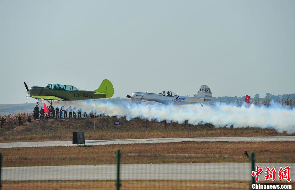 En images : les moments forts du salon de l'aviation Fly-In 2013