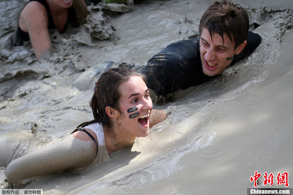 France : Mud Day, une course déjantée dans la boue