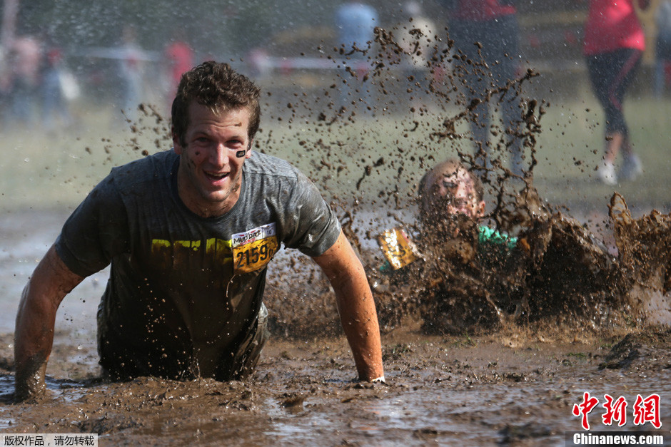 France : Mud Day, une course déjantée dans la boue