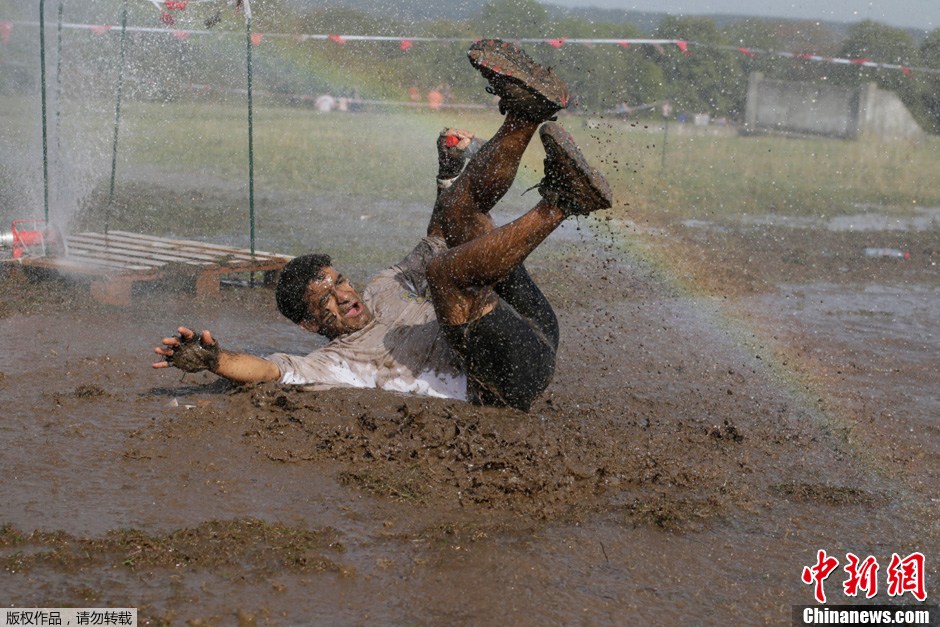 France : Mud Day, une course déjantée dans la boue