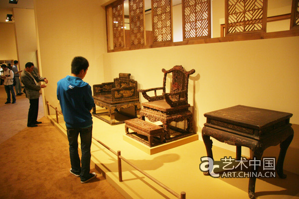 Exposition: la beauté immuable des meubles anciens
