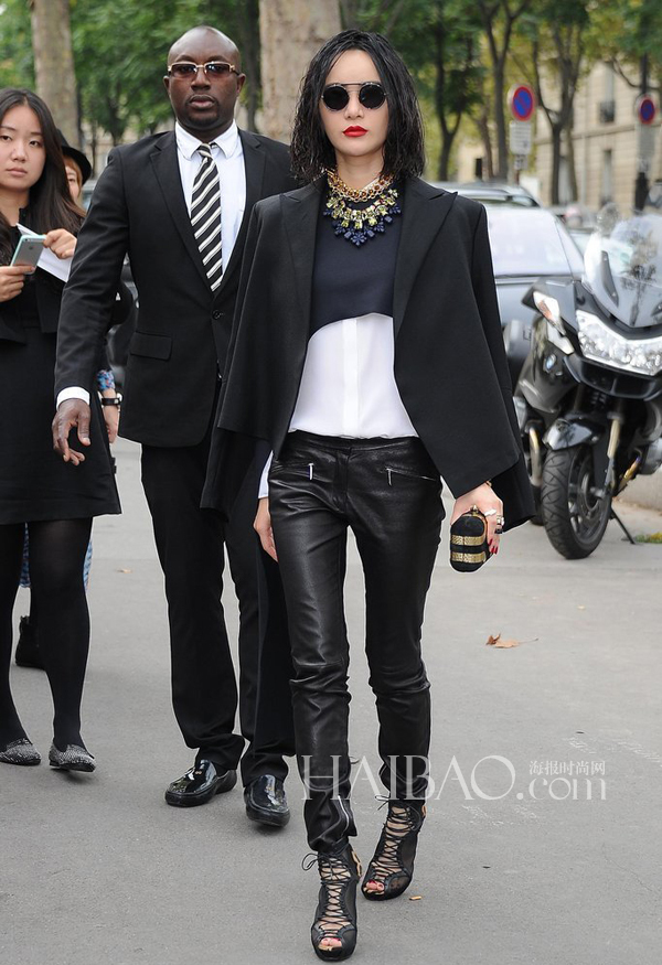 Un défilé de stars chinoises à la Fashion Week de Paris