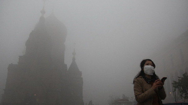 Troisième jour de smog dans le nord-est de la Chine 