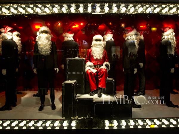 Les vitrines s&apos;habillent en Prada