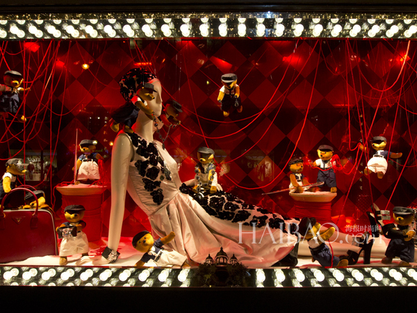 Les vitrines s&apos;habillent en Prada