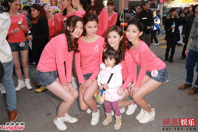 Miss Asie 2013 : les candidates à Mong Kok