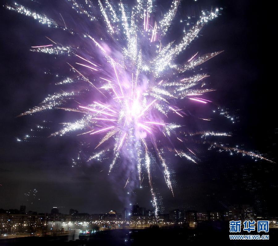 Le 1er janvier 2014, des feux d&apos;artifices à Saint-Pétersbourg, Russie.