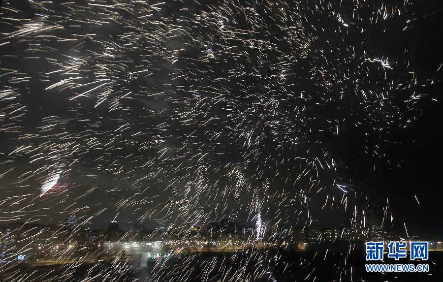 Le 1er janvier 2014, des feux d&apos;artifices à Saint-Pétersbourg, Russie.