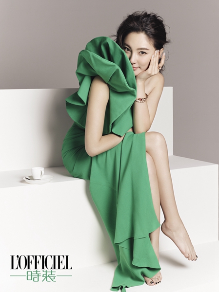 Zhang Yuqi illustre L'Officiel