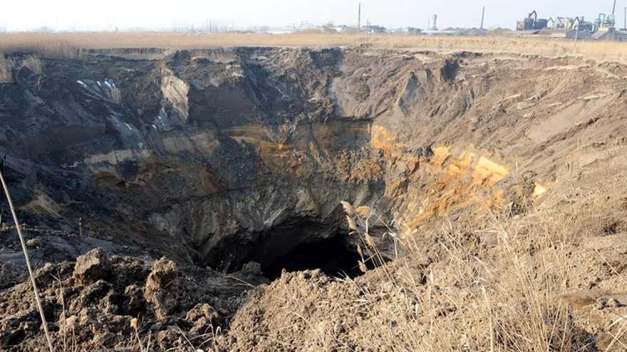 Un Trou Gigantesque Se Forme Dans Le Jiangsu