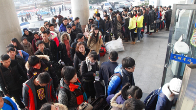 40 % des travailleurs migrants ne rentreront pas pour le Nouvel An chinois