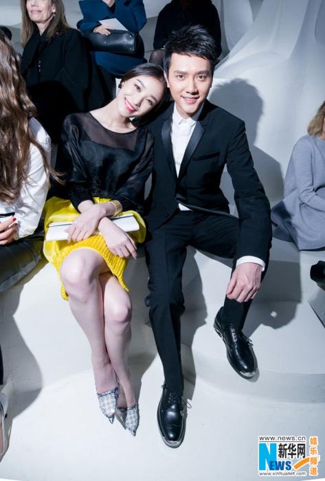 Le couple Ni Ni - Feng Shaofeng au d&#233;fil&#233; Dior &#224; Paris