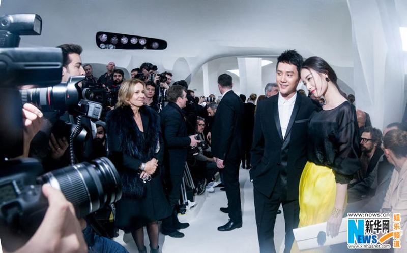 Le couple Ni Ni - Feng Shaofeng au défilé Dior à Paris
