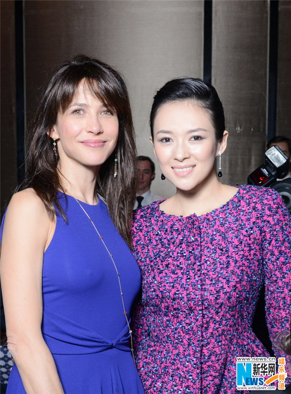 Zhang Ziyi à côté de Sophie Marceau au défilé Giorgio Armani Privé