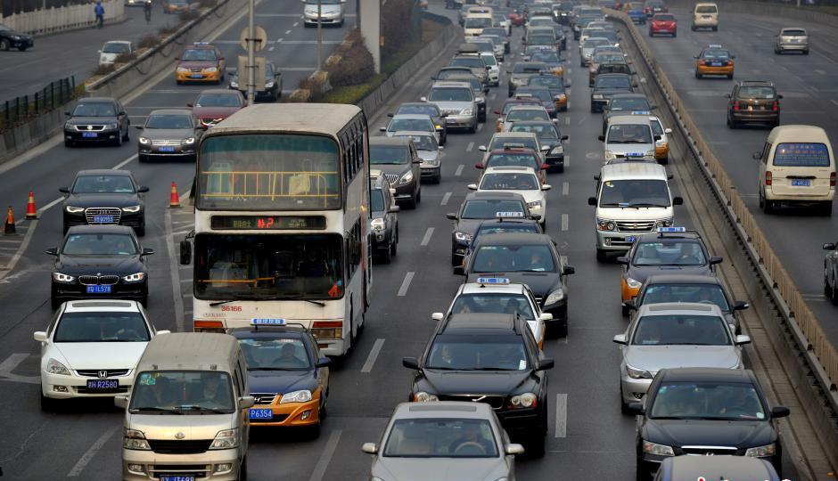 Beijing : la circulation s'intensifie à une semaine de la fête du Printemps