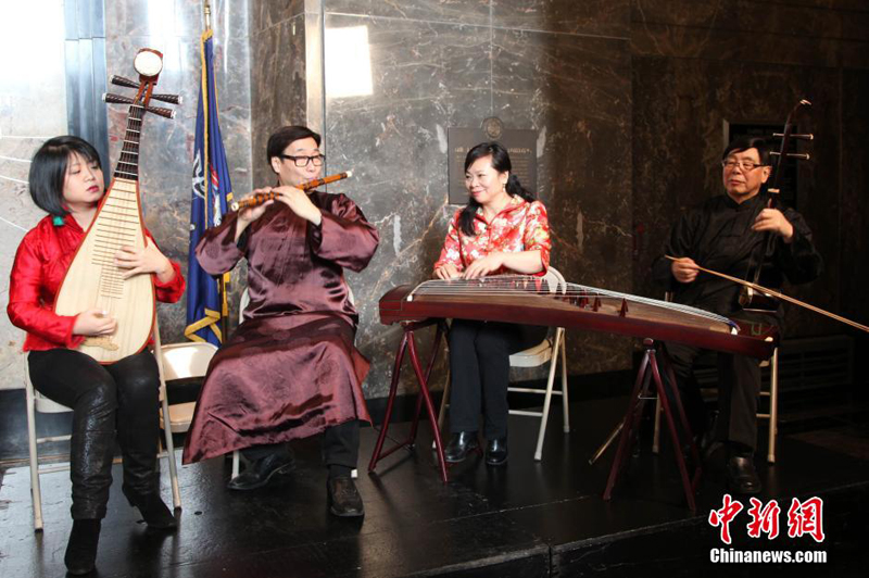 New York : l'Empire State Building s&apos;illumine pour le Nouvel An chinois