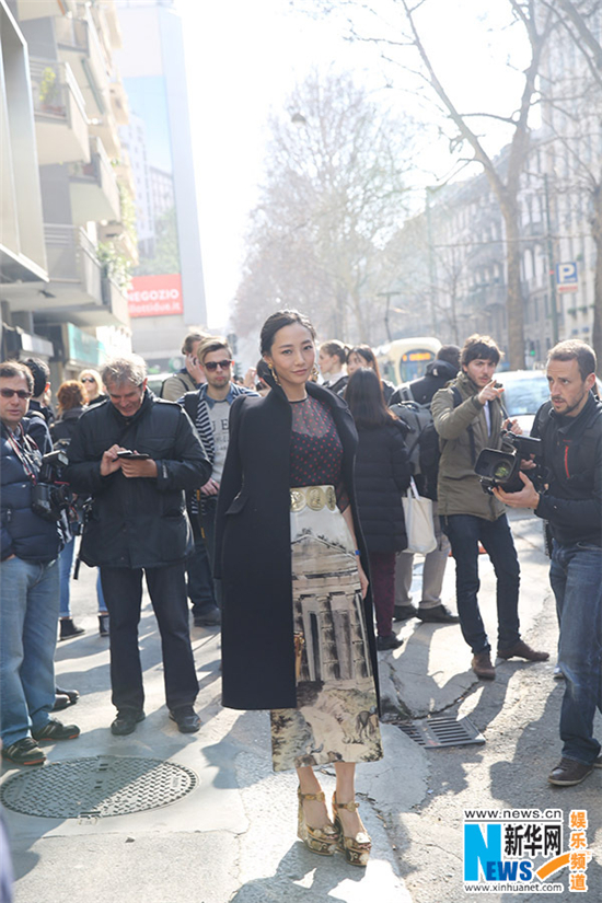 Bai Baihe au défilé Dolce Gabbana à Milan