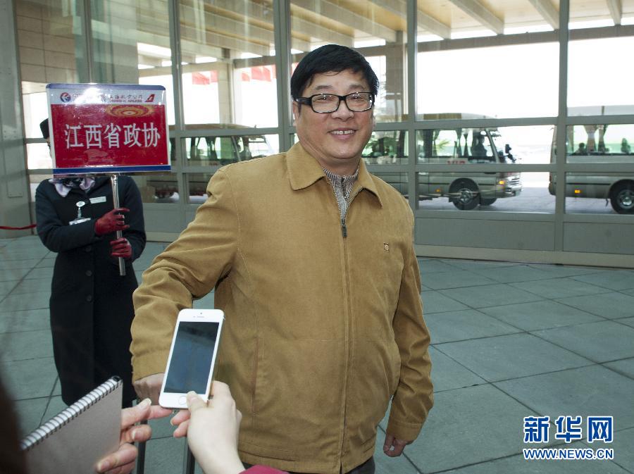 Le 1er mars, M. Wang Donglin, membre de la CCPPC pour la province du Jiangxi est arrivé à l'aéroport international de Beijing.