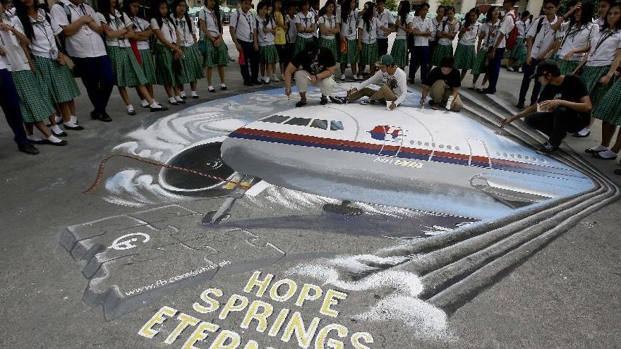 Philippines : un dessin en trompe-l'œil pour les passagers du Boeing disparu