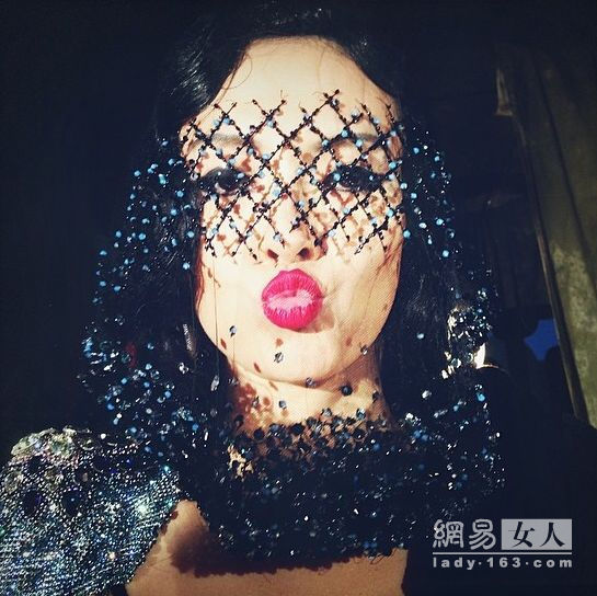 Zhang Ziyi dans le clip du groupe Coldplay