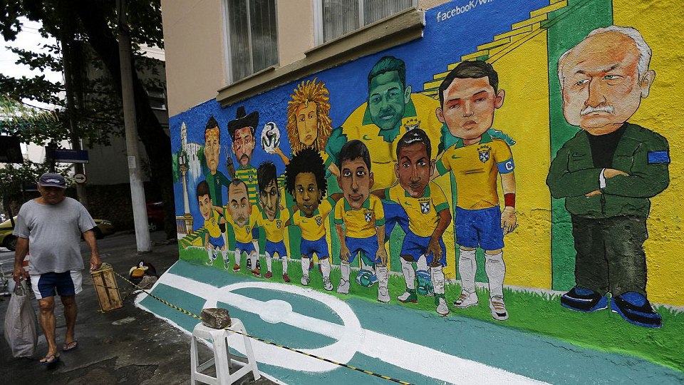 Coupe du monde : les graffitis, outils d'expression dans les rues brésiliennes