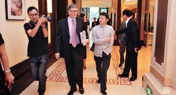 Bill Gates discute philanthropie avec le fondateur d'Alibaba