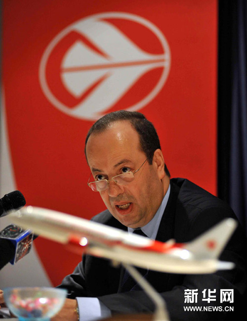 Le 6 juillet 2011, Mohamed Salah Boultif, PDG d’air Algérie, répond aux questions lors d'une conférence de presse à Alger. (Photo documentaire) 