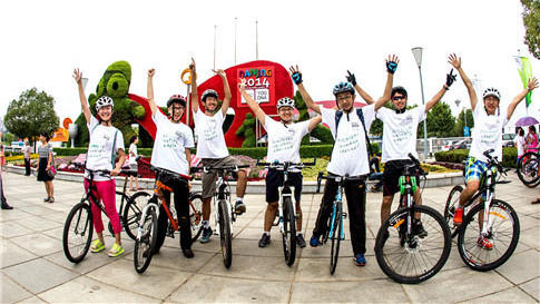 JOJ de Nanjing 2014 : sept lycéens parcourent cinq villes du Jiangsu à vélo
