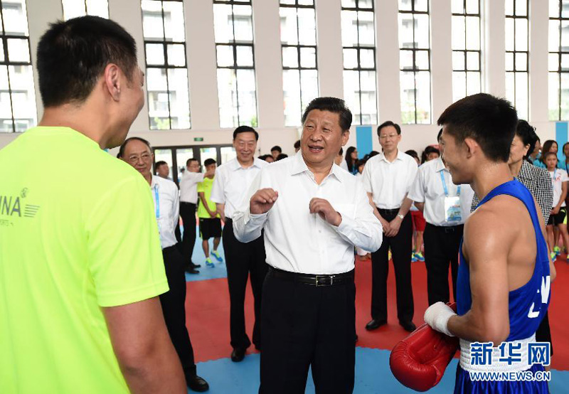 JOJ 2014 : Xi Jinping rend visite à la délégation chinoise