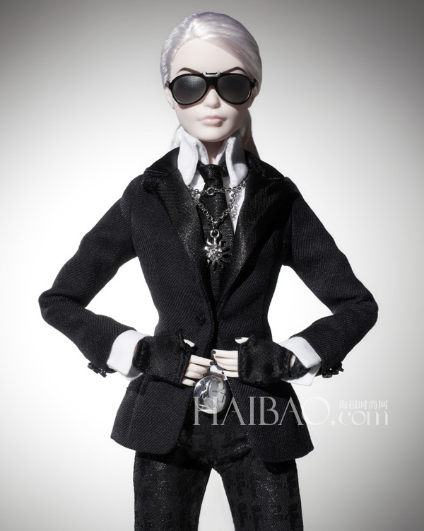 La Barbie à l'effigie de Karl Lagerfeld en vente à Paris
