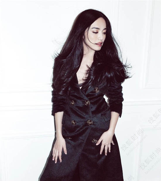 Yao Chen pose pour Fashion Weekly