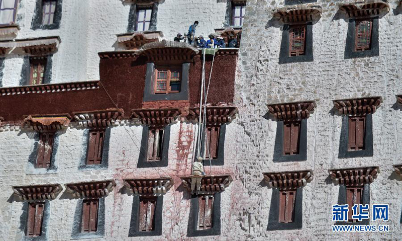 Début de la rénovation annuelle du palais du Potala