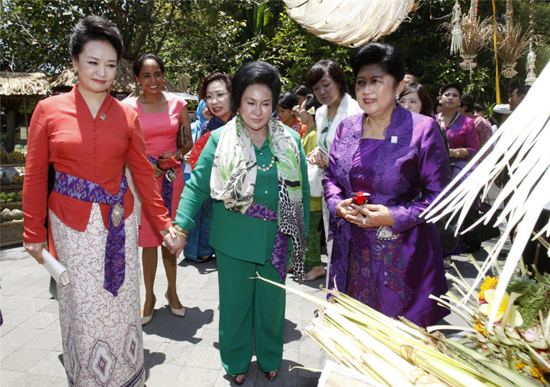 Zoom sur le style des femmes des dirigeants de l'APEC