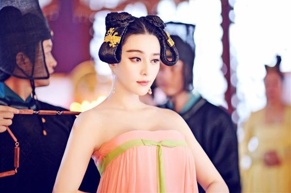 Les looks de Fan Bingbing dans la peau de l'impératrice Wu Zetian