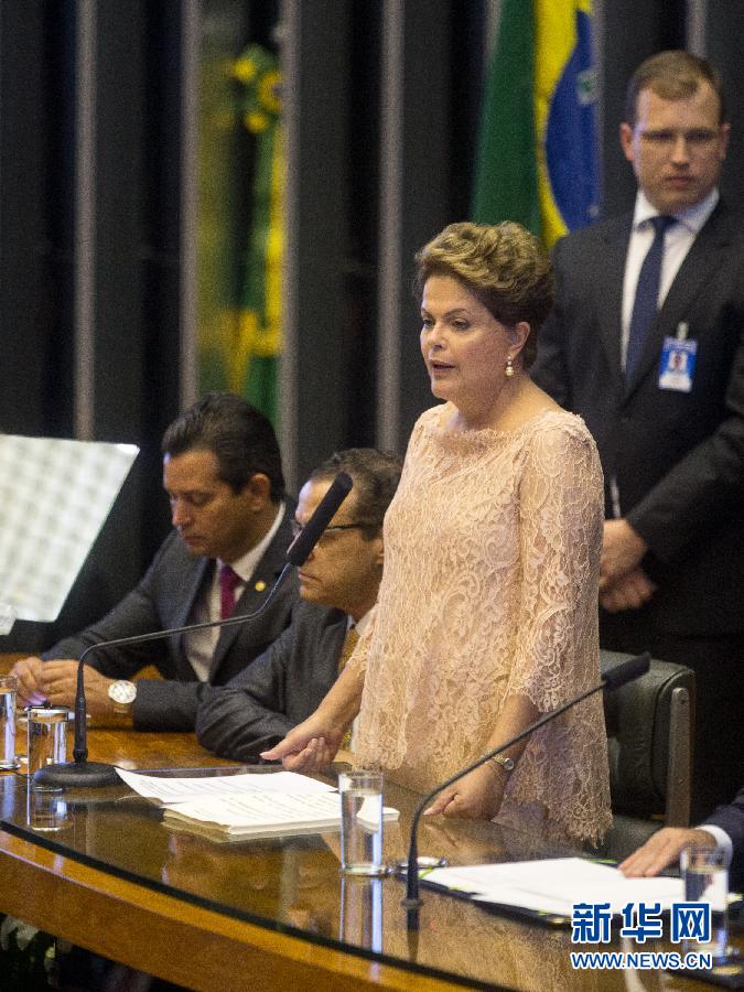 Brésil : Dilma Rousseff s'engage à redresser l'économie lors de son 2e mandat