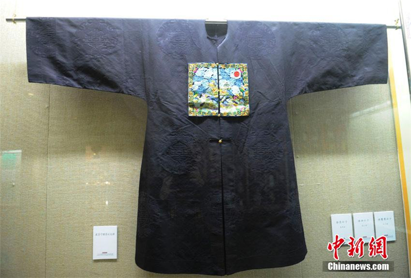 Des tenues de l&apos;empereur Qianlong exposées à Changchun