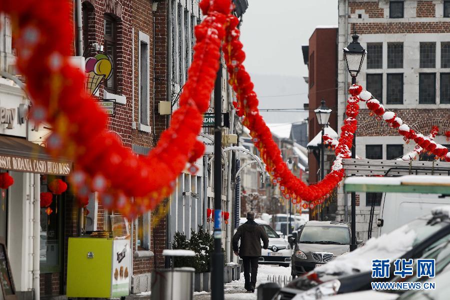 Belgique : 20 000 lanternes chinoises illuminent la ville de Theux