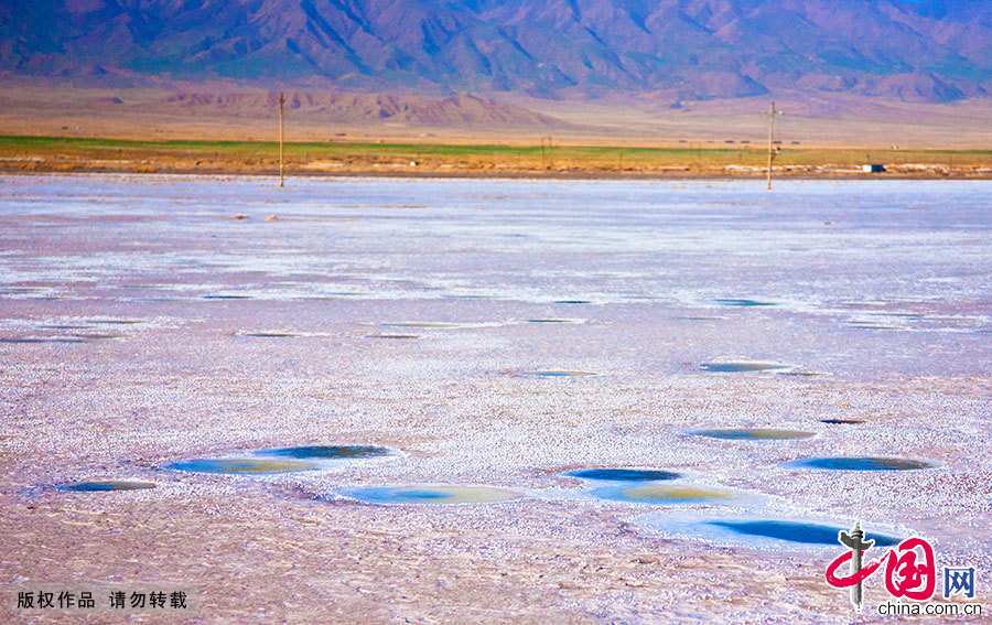 La beauté mystérieuse du lac salé Chaka La beauté mystérieuse du lac salé Chaka
