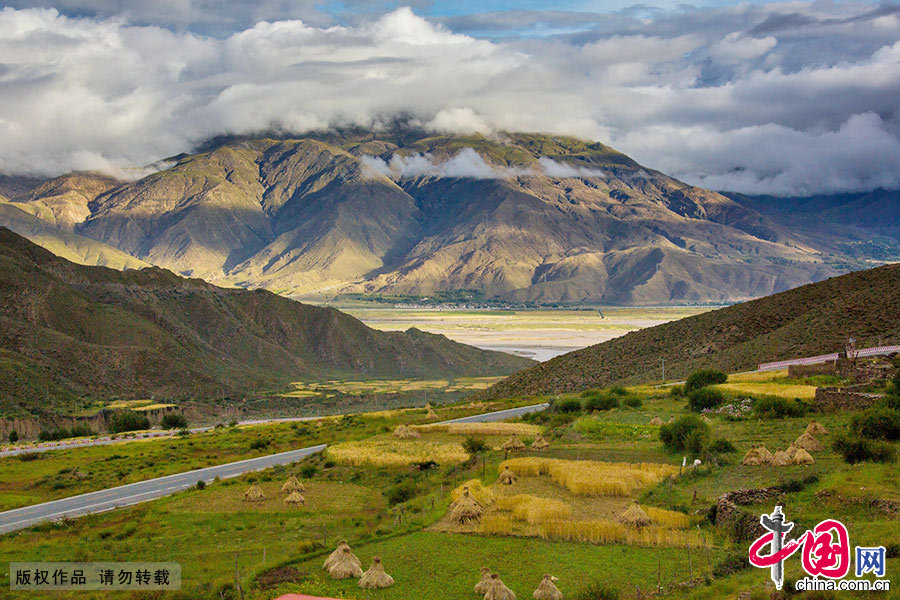 « La route vers le ciel » sur le plateau tibétain